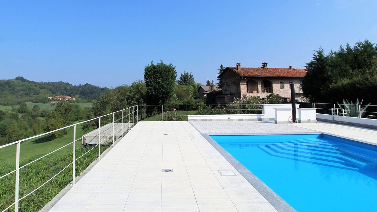 Brozolo House | La Casa Dei Nonni, House With Private Pool, Torino