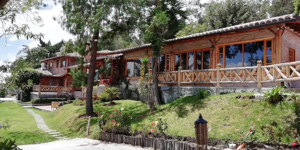 Las Tolas Hotel | La Casa del colibri ecuador