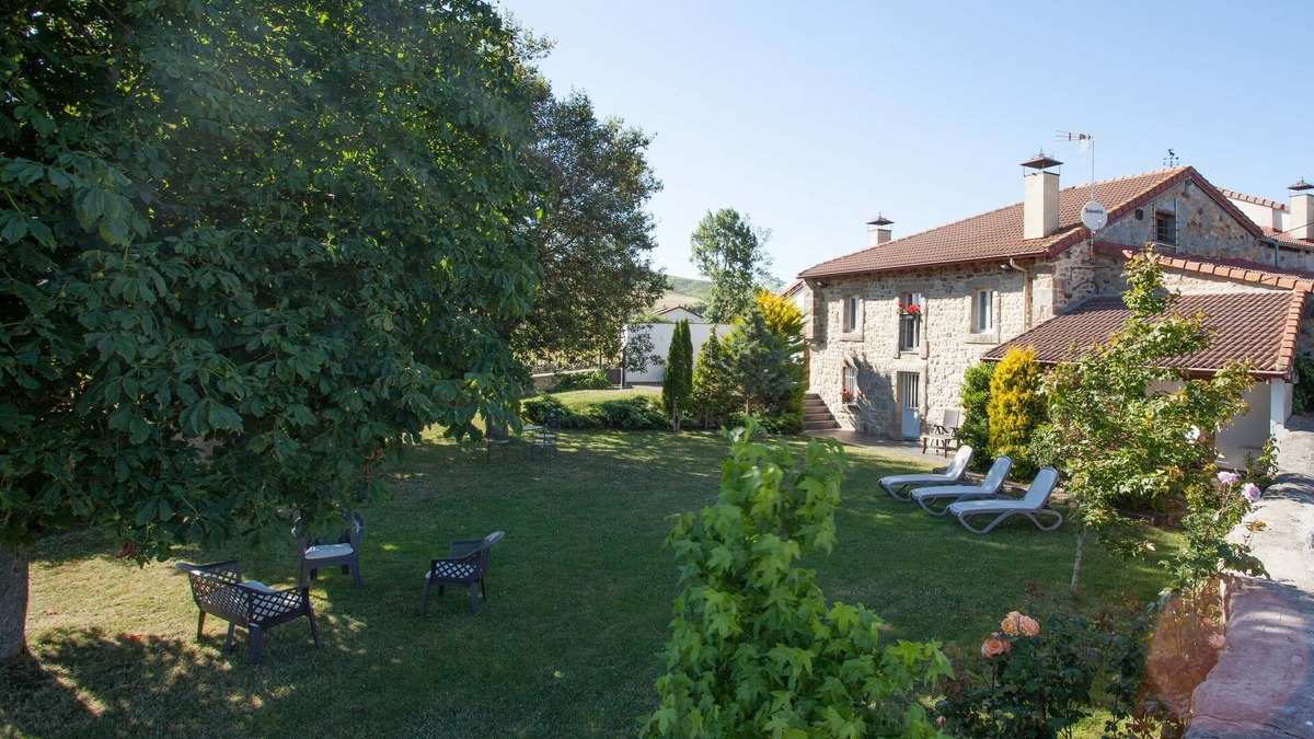 Retortillo Cottage | La Casa del Lago de Campoo. What a view! Ideal for families!