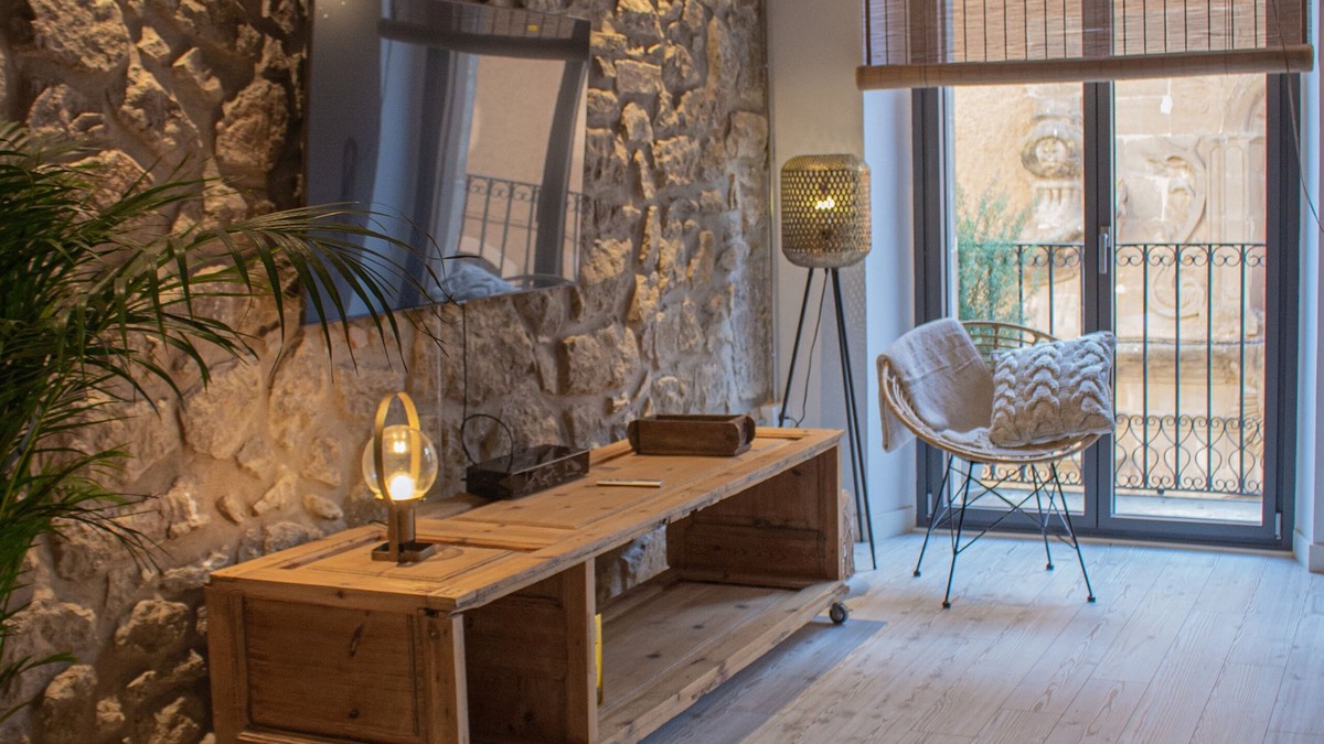 Balaguer Apartment | La Casa Del Miracle. 1st floor ; 4 bedrooms.