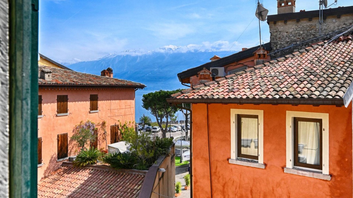 Bogliaco Apartment | La Casa del Vento - Appartamento Montagna by Theater Home