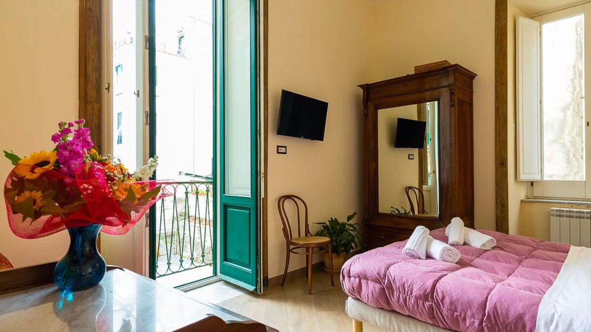 Rione Duomo Apartment | La Casa di Nonna LellaTraditional apartment in the historic center
