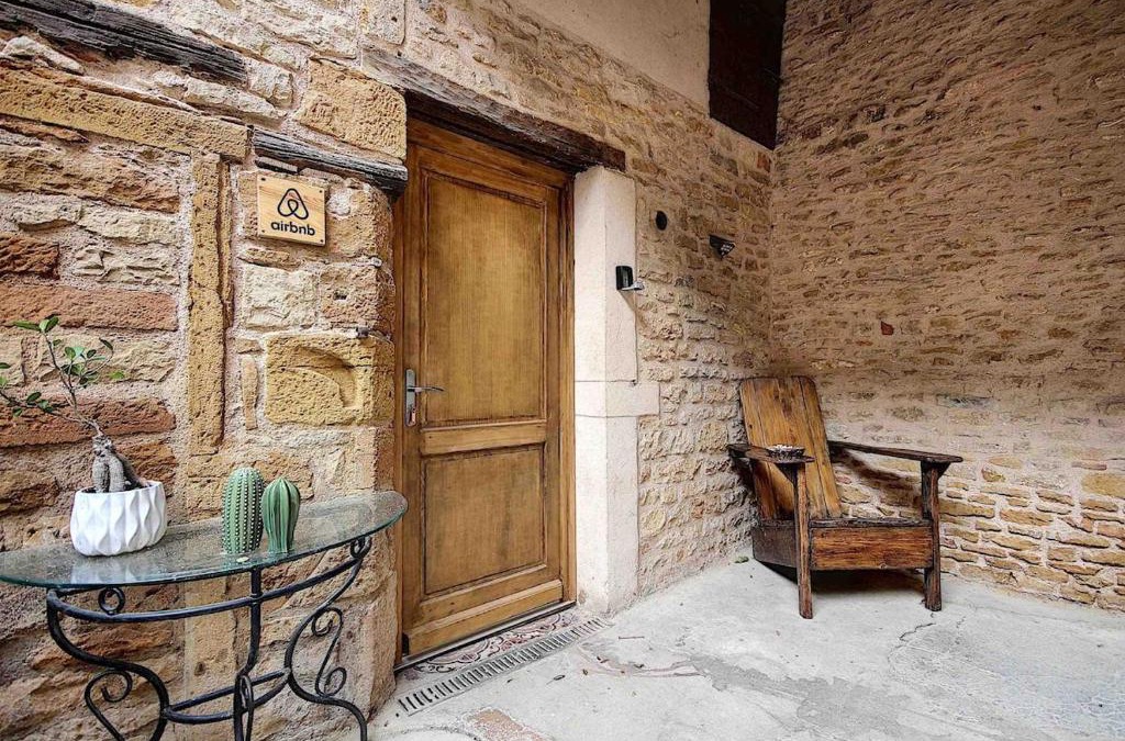 Charnay Apartment | La Casa Dorée
