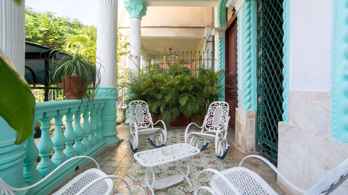 El Vedado House | La Casa Flamboyan