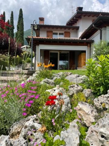 Caprino Veronese Apartment | La casa in collina