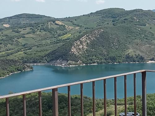 Civitella Messer Raimondo Apartment | La Casa sul lago - Appartamento Glicine - Parco della Majella