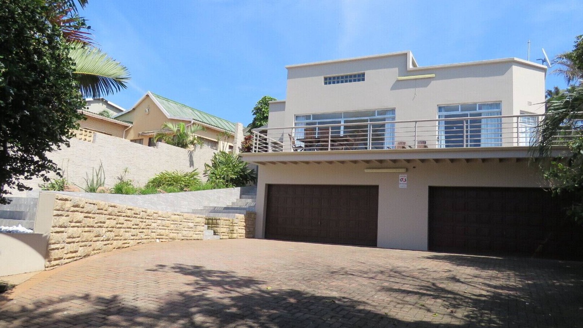 uMlalazi House | La Casa Karina is located on Blythedale Beach on the Dolphin Coast