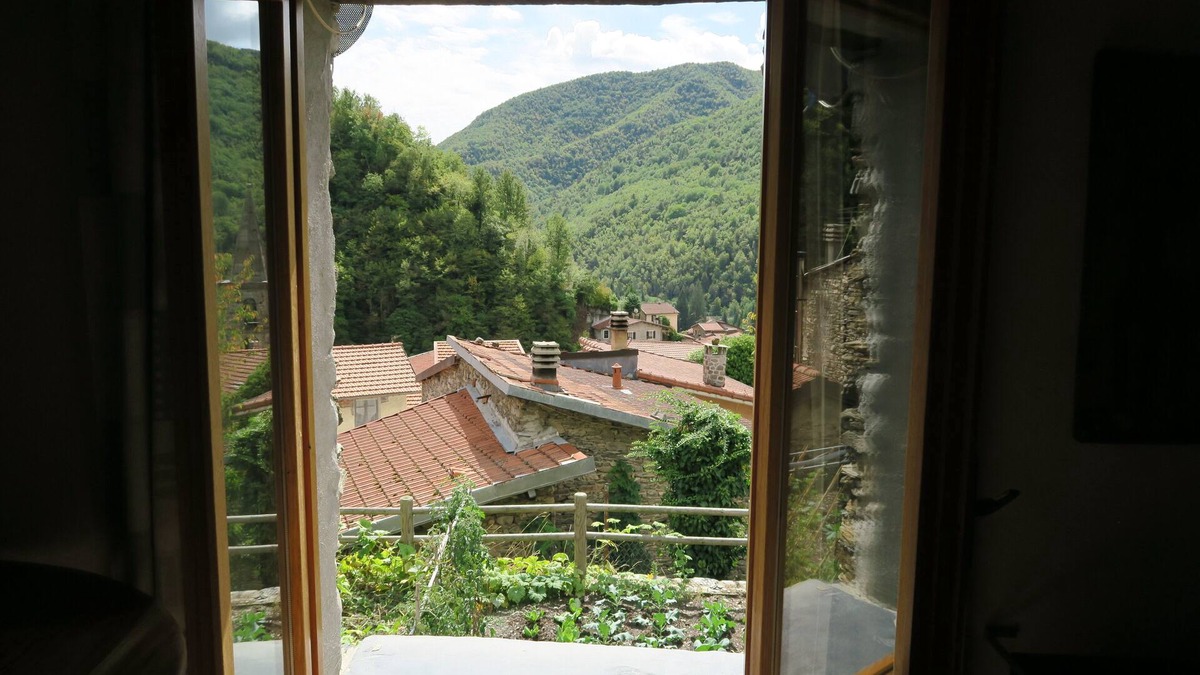 Molini di Triora House | La Casa Piccola Overlooking Molini Di Triora
