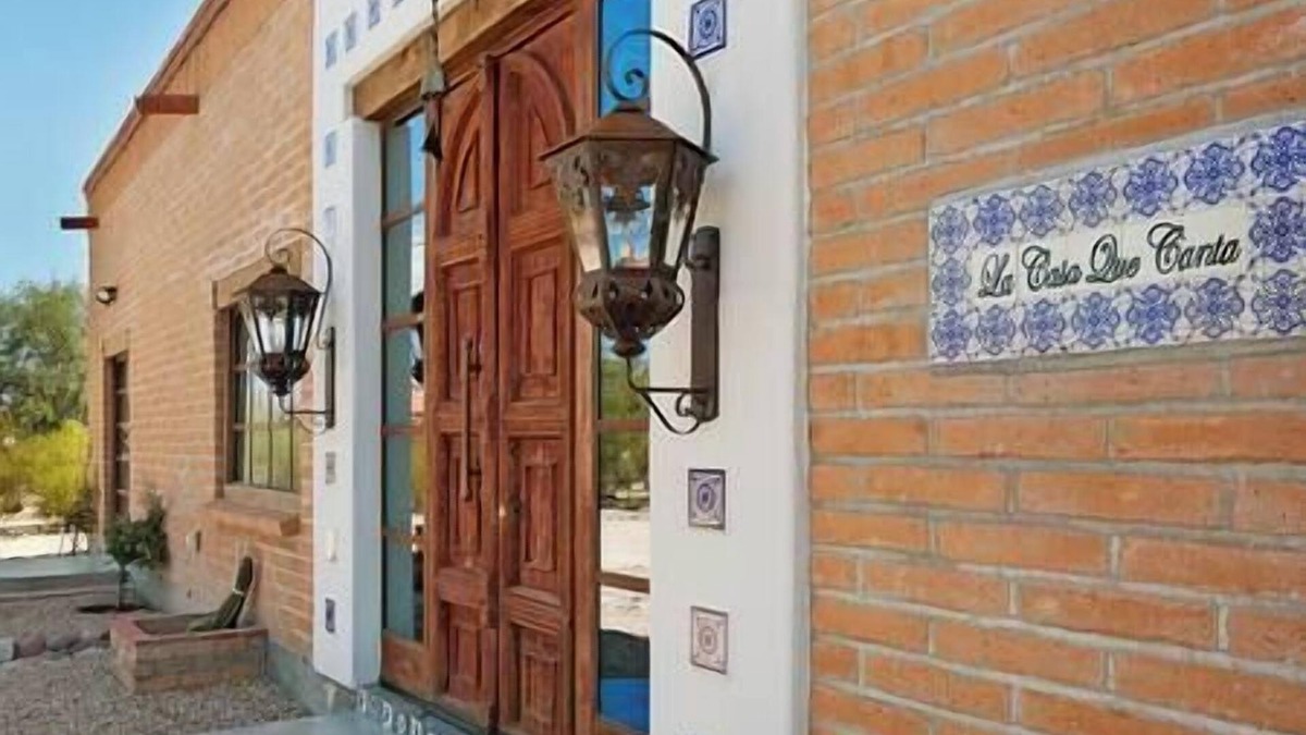 El G.H.E.K.O. House | La Casa Que Canta " The House That Sings"