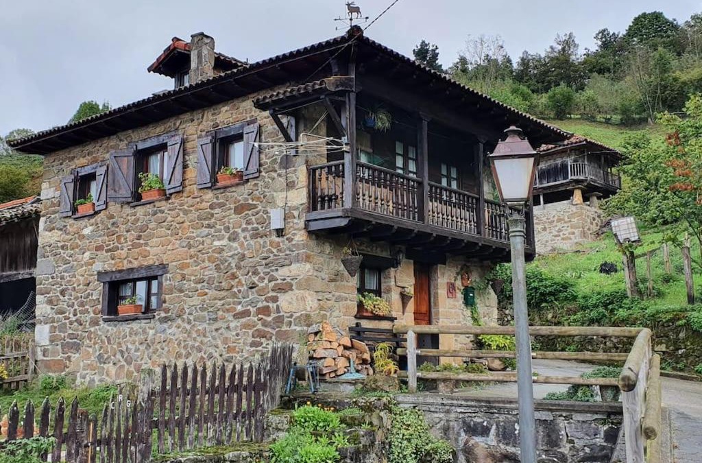 La Llana House | La Casa Rectoral de El Tozu