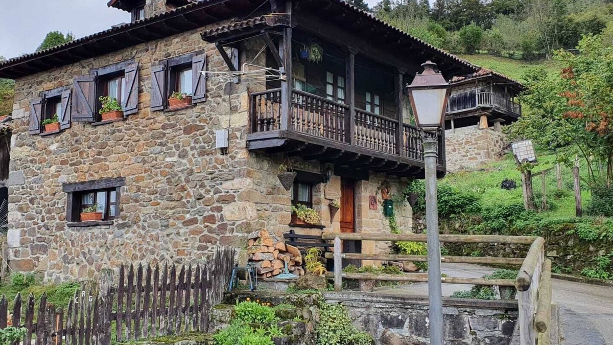 La Llana House | La Casa Rectoral del Tozu