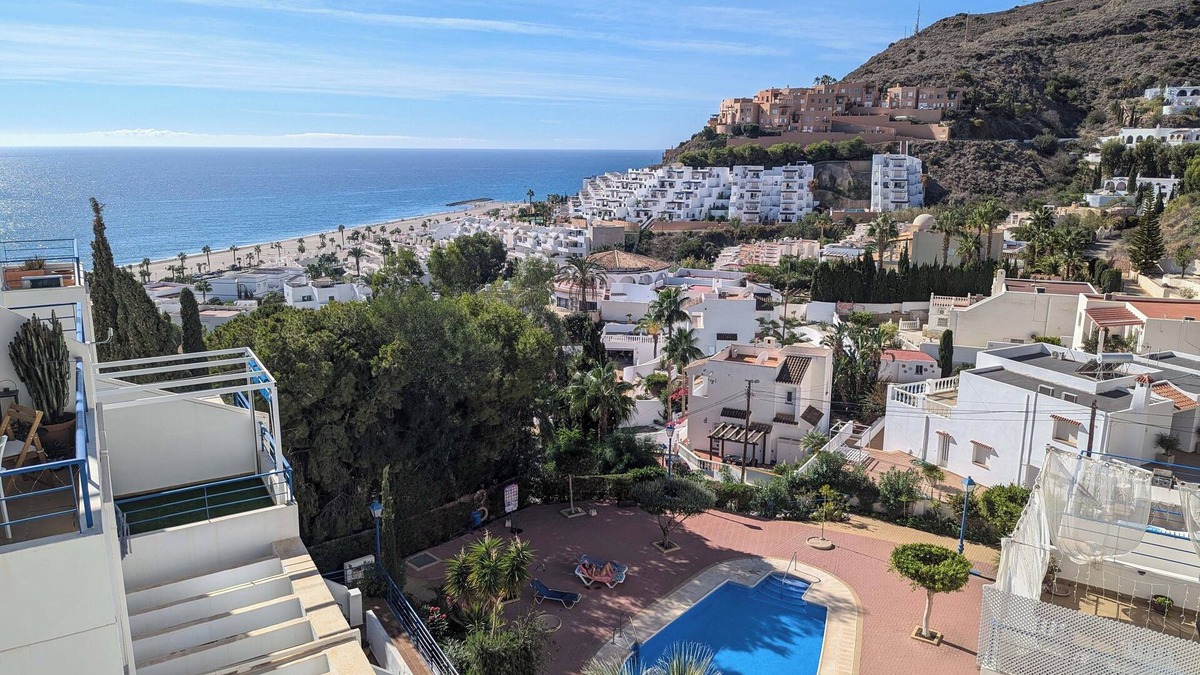 La Parata Apartment | La Casa Redonda lovely 3 bed penthouse withn sea views - a short walk to beach
