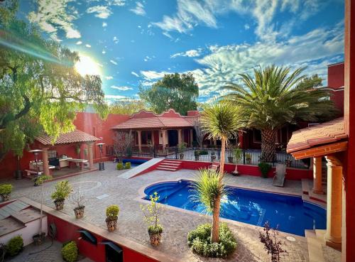 Tequisquiapan Hotel | LA CASA ROJA