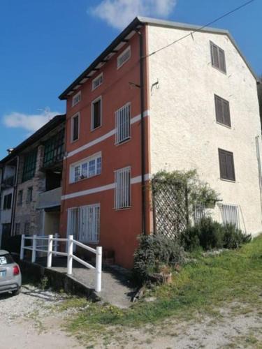 Torrebelvicino House | La casa sotto il pino