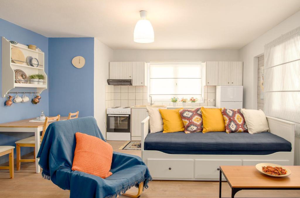 Ioannina Apartment | La Casa - traditionally elegant apt 38m2 w prk grd