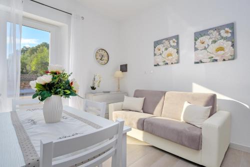 Loiri House | La Casetta Bianca