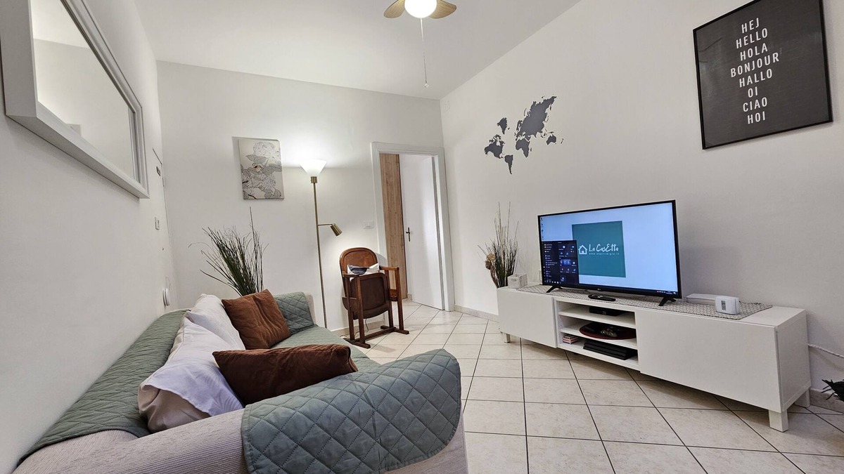 Jesi Apartment | [La Casetta] Bilocale Centrale con Terrazza Parcheggio Gratuito Wifi PS4 Minipc