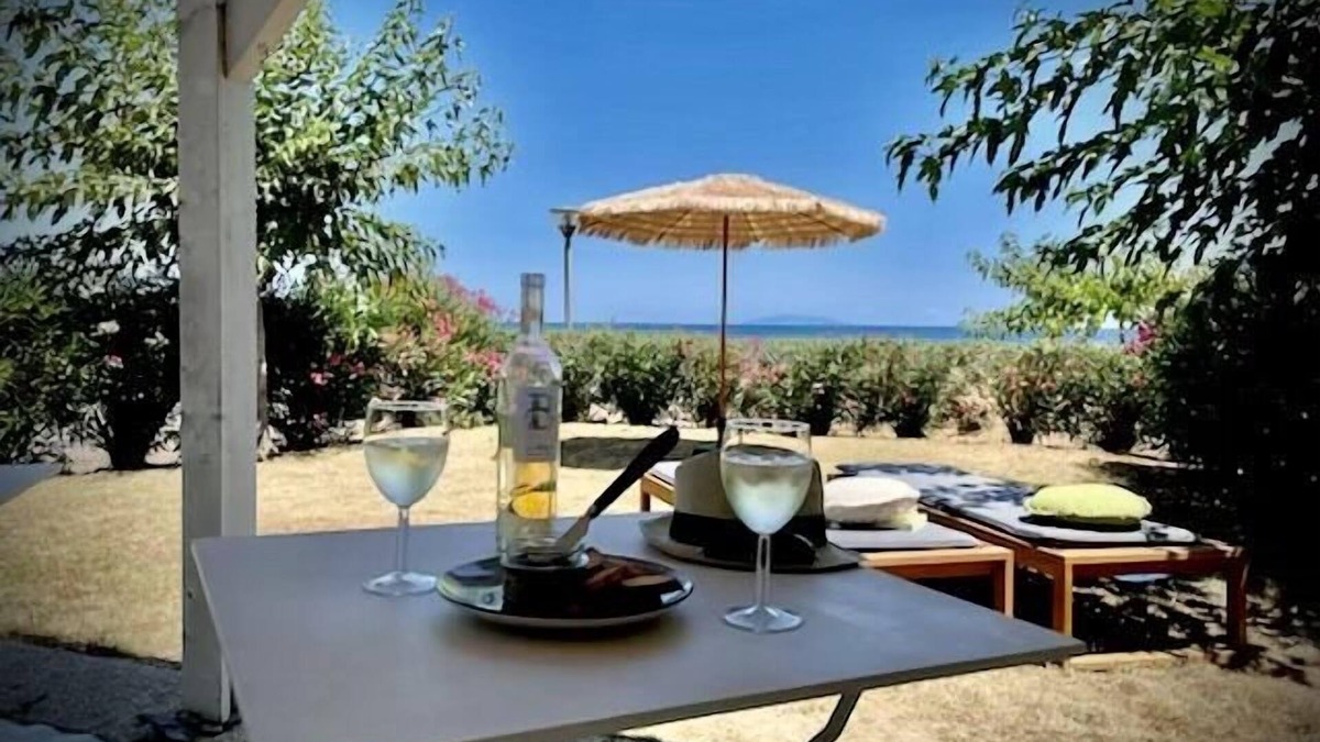 Prunete Villa | La Casetta Prunete, Villa facing the sea 80m from prunete beach