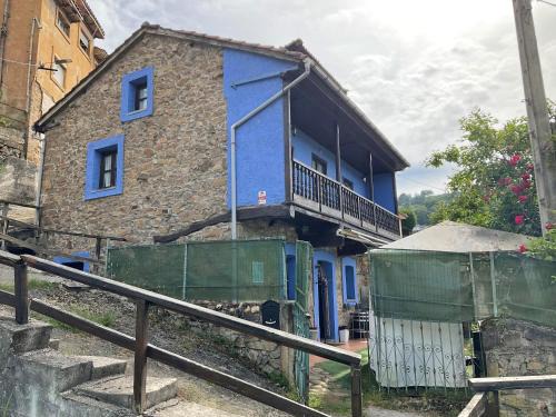 Langreo House | La casita azul