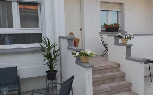 El Astillero House | La Casita Blanca