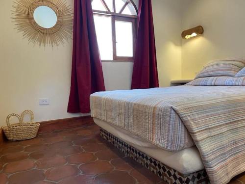Escamequita Ski Chalet | La casita blanca, Las Planadas next Yankee Beach