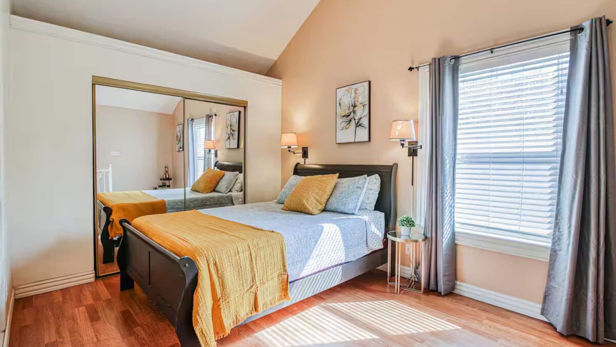 El Paso House | La Casita de Lulu, in the Heart of West Side