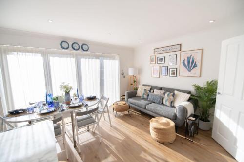 Frinton-on-Sea House | La Casita - Inside the Gates of Frinton-On-Sea