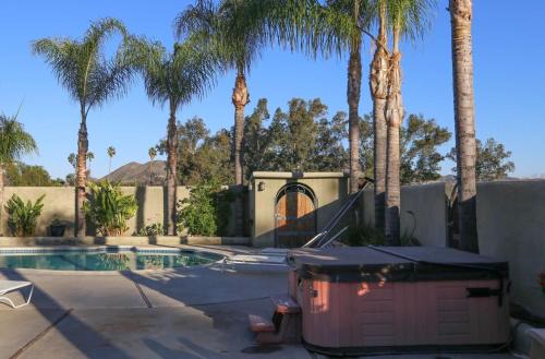 Lake Elsinore House | La Casita Poolside Retreat