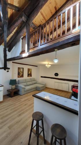Cardenete House | La Casona de Roser