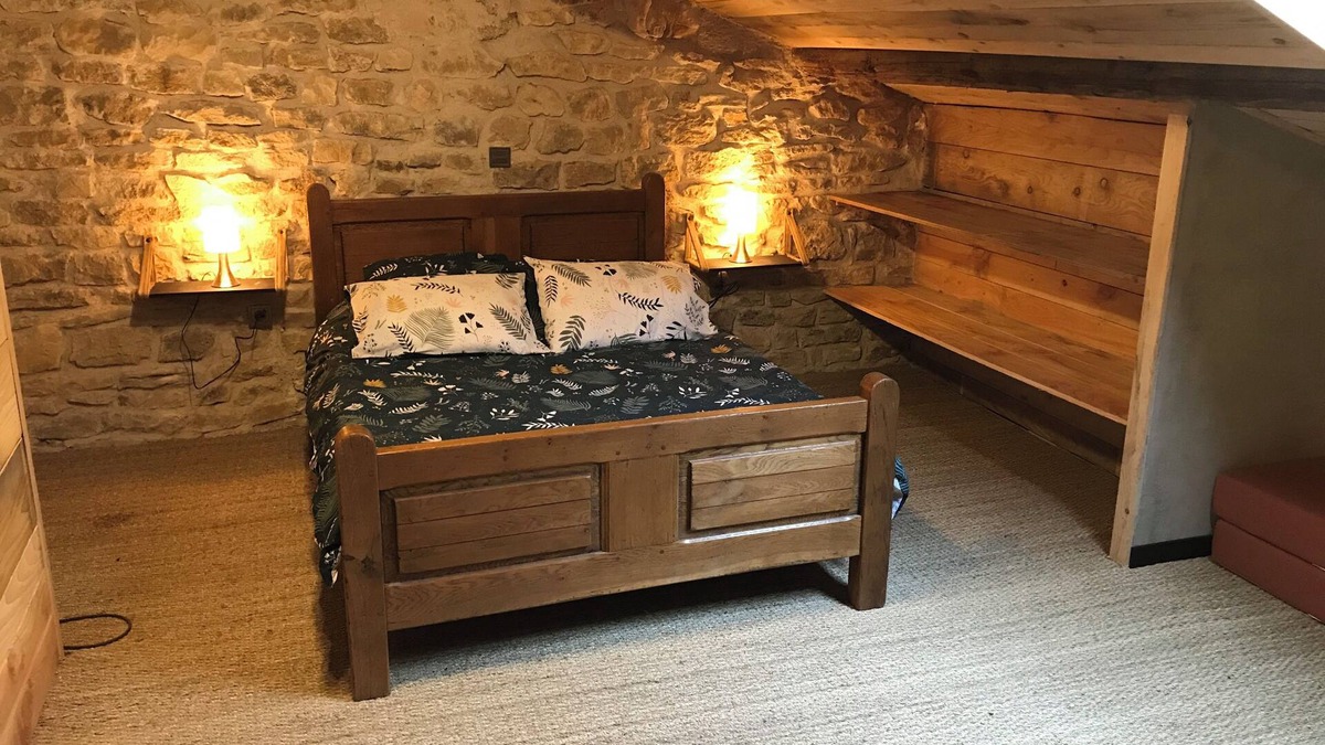 Montagna-le-Templier Bed & Breakfast | La Chambrée du Moulin