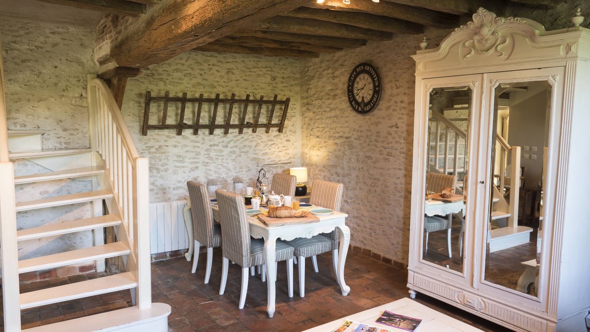 Oisly House | La Chantreille house with character in Oisly