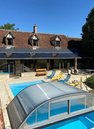 Thesee House | La Charmeraie : gîte de charme, piscine et spa