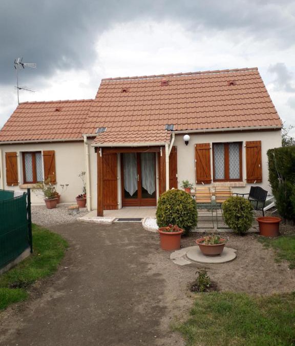 Charenton-du-Cher Apartment | la chaume