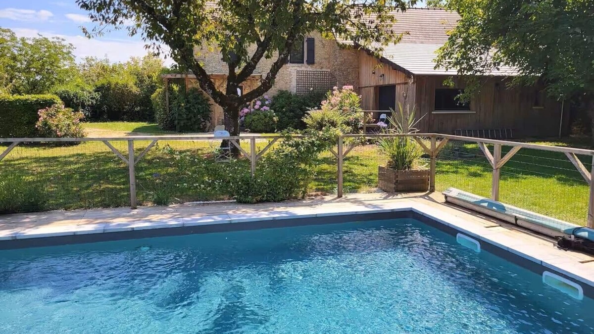 La Dornac House | La Chaumière du Cerisier - charming country house with swimming pool