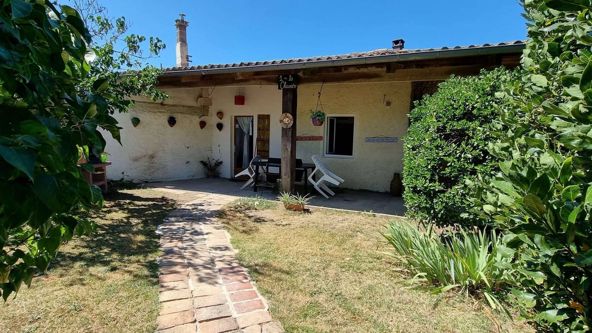 Saint-Just-Luzac House | La Chaumiere 1 bedroom gite