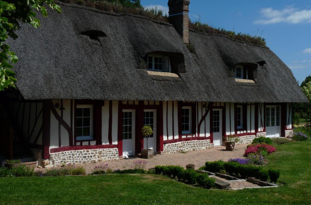 Saint-Leger-de-Rotes House | LA CHAUMIERE