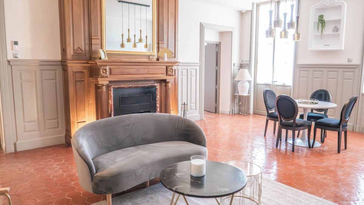 Caux Apartment | La Cheminée, Gîte Haut de Gamme au Charme Intemporel, Avec Piscine et Sauna