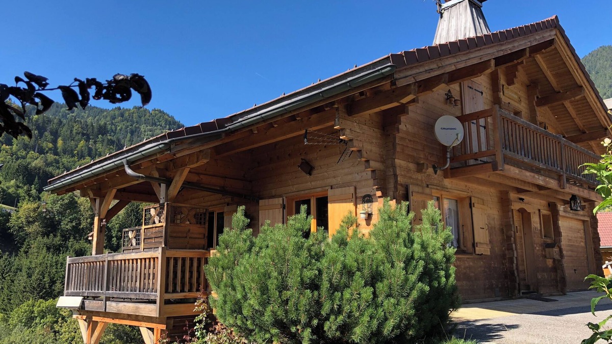 Saint-Nicolas-la-Chapelle Ski Chalet | La Chevrière, beautiful log chalet, panoramic view, near Megève