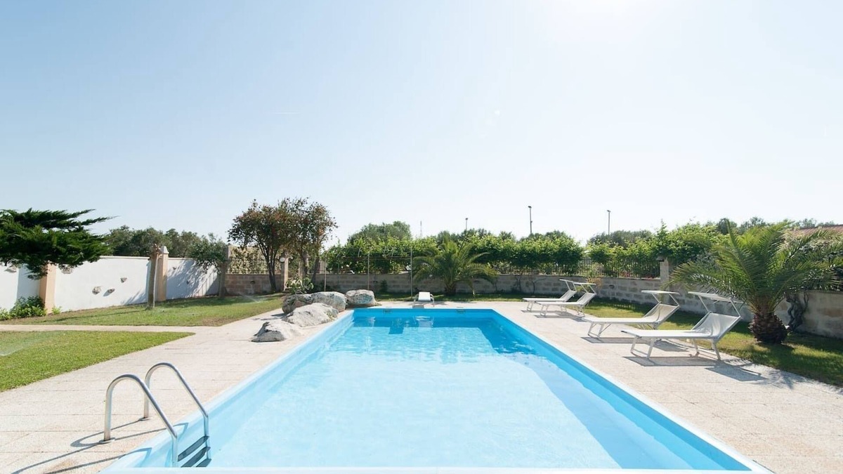 Galugnano Villa | La Chiesura, three apartments in villa with private pool