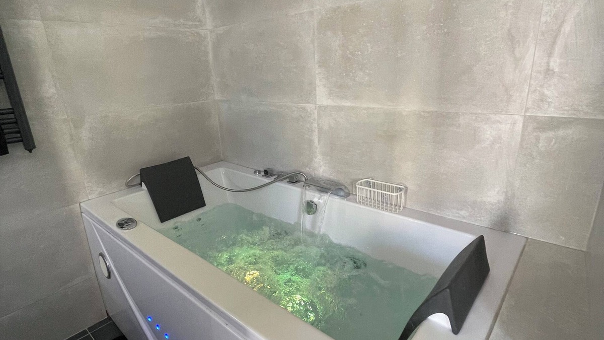 Nogent-sur-Oise House | LA Chill House Balneo