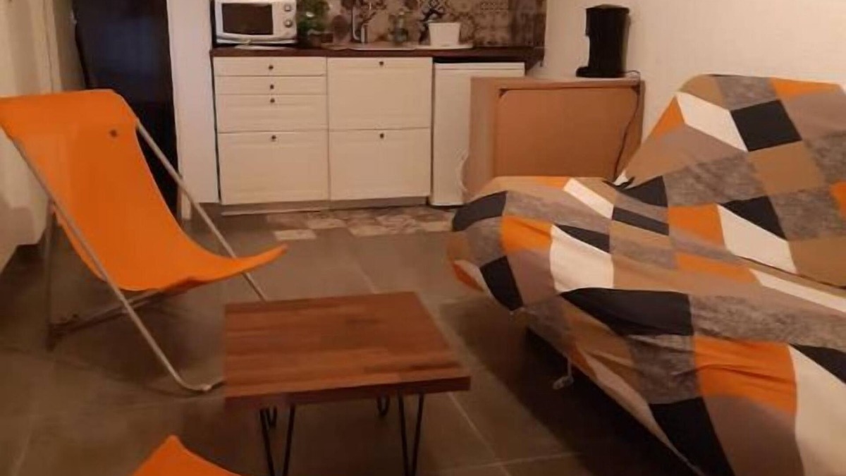 La Couronne Apartment | La Cigale charming studio in quiet residence