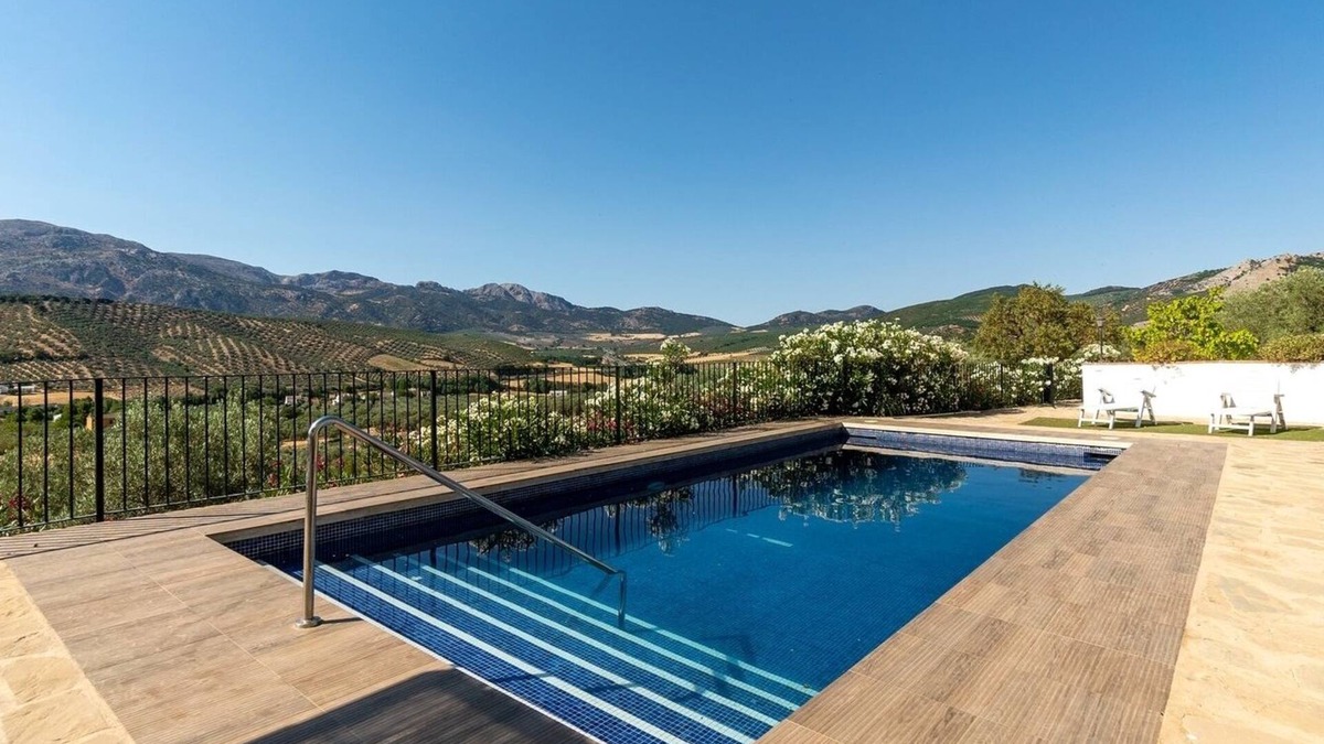 Villanueva del Rosario Villa | La Colina Villanueva del Rosario by Ruralidays