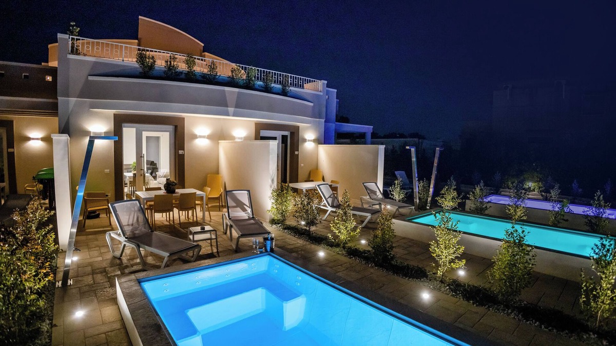 Tuglie House | La Collina di Montegrappa - Suites with Heated Private Pool - Suites with Shared Pool