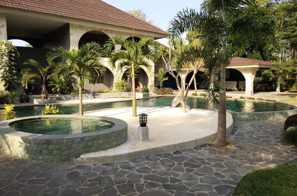 Bandengan House | La Collina Villa
