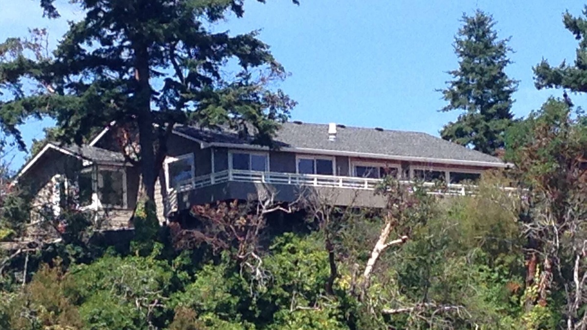 La Conner House | LA CONNER BENTON STREET RETREAT - IN-TOWN - 3 BLOCKS TO EVERYTHING AND VIEWS! !