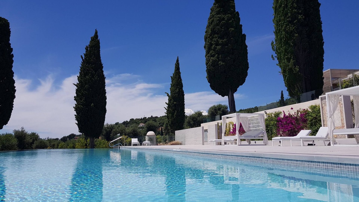 Falicon Apartment | La Consolate: 5* apartment, 90m2 terrace, panoramic sea view, private Jacuzzi