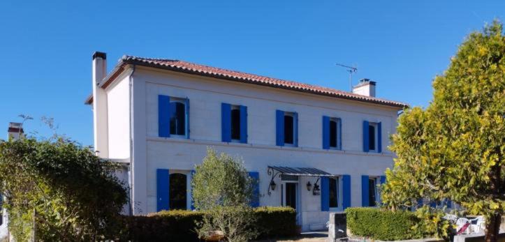 Saint-Aigulin House | La Coraillaise