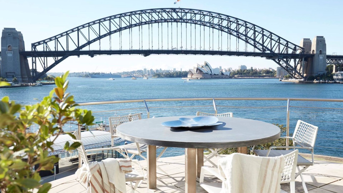 McMahons Point Apartment | La Corniche, what a stunning harbour view