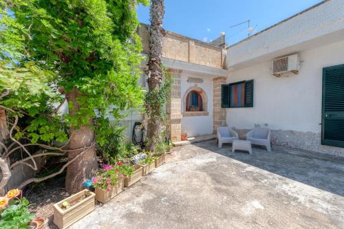 Torre Castiglione Apartment | La Corte del Geco
