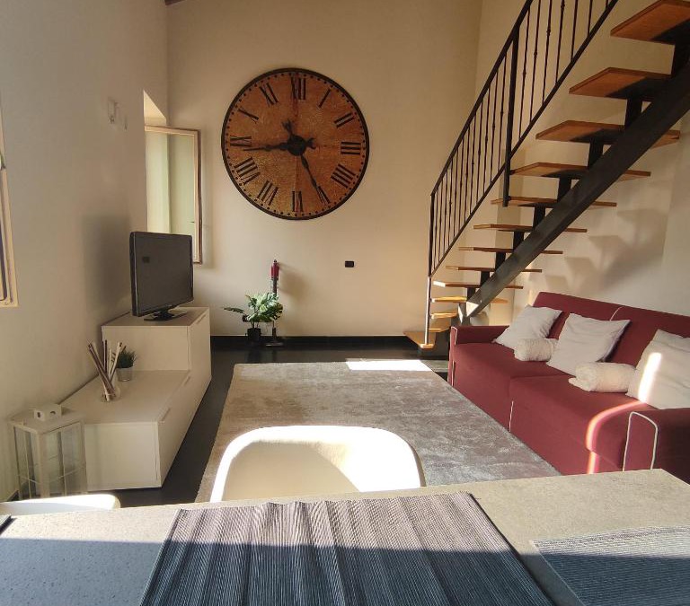 Endine Gaiano Apartment | La corte dell'orologio